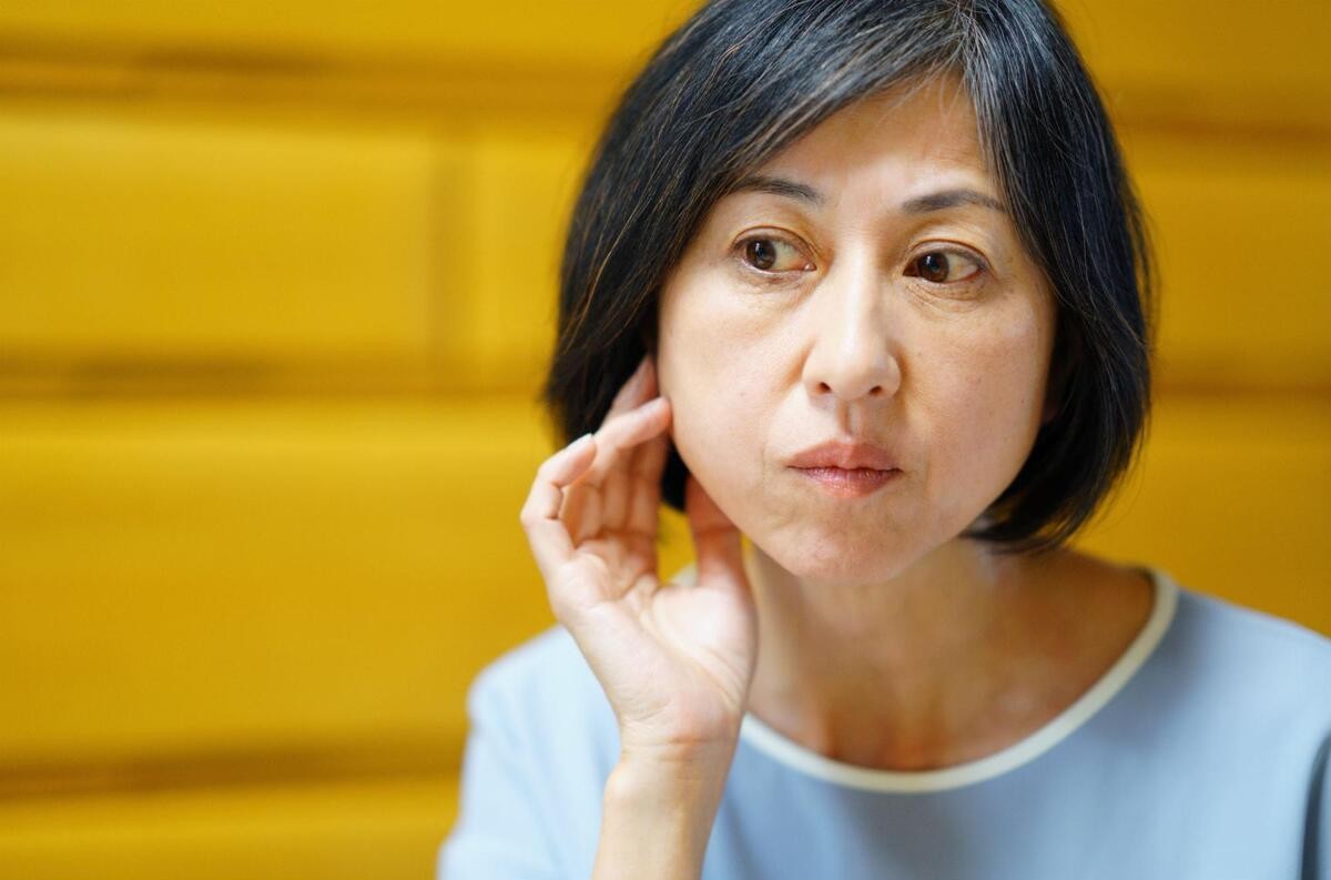 50代の顔のたるみに即効性のある方法は?美容施術と自宅ケアを紹介