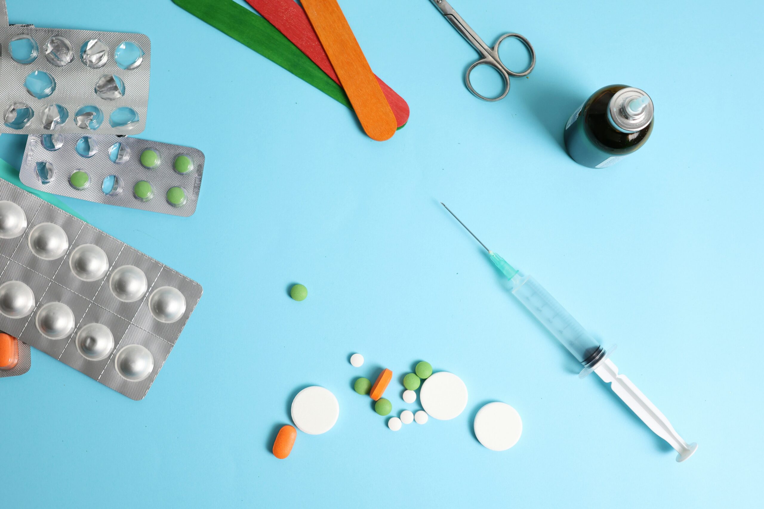 【最新研究】乾癬治療薬「デュークラバシチニブ」の2年間の長期効果 ― 陰部・頭皮・爪の治りにくい乾癬に対する実臨床データ